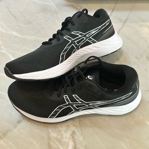 Women’s ASICS Gel-Excite 9